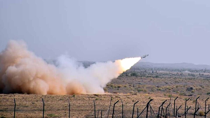 DRDO Test Akash Prime: चीनी सीमा के पास बादलों में छुपे विमानों को उड़ा आई भारत की नई मिसाइल !