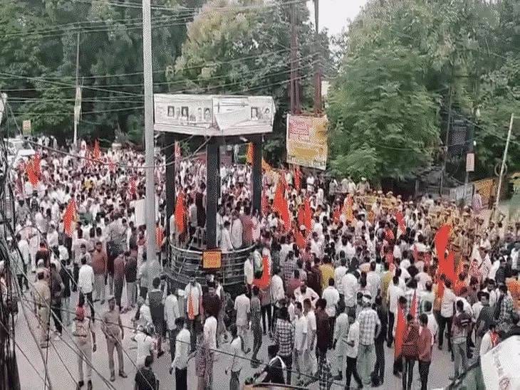 फतेहपुर मकबरा-मंदिर विवादःफतेहपुर के मकबरे में बने कमल और कलश की कहानी पता चल गई