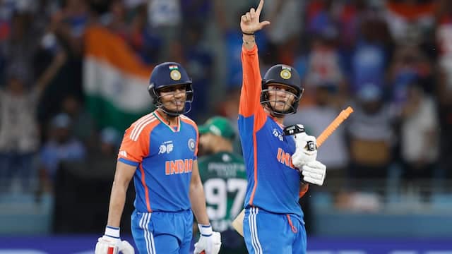 Abhishek Sharma,टी20 मैचों में 'गुरु' से आगे निकला 'चेला',गुरु युवराज सिंह को पीछे छोड़ रचा इतिहास