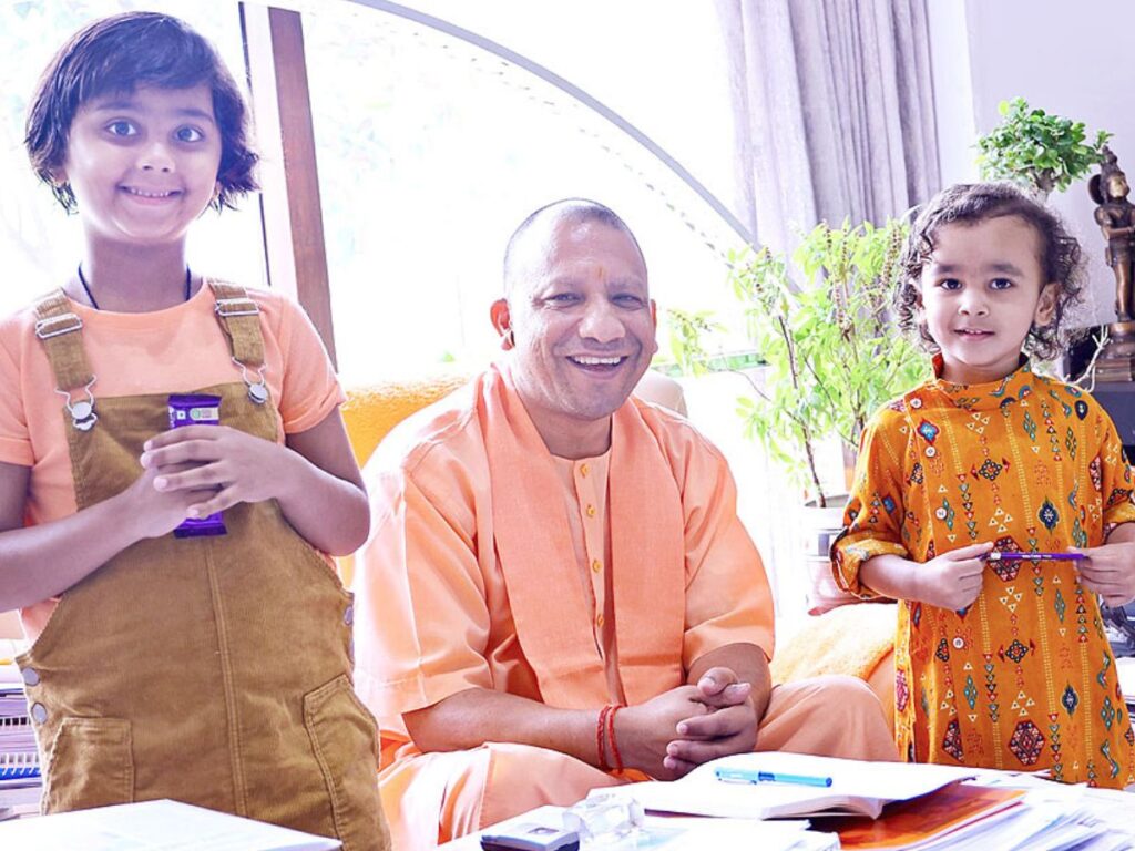 कन्या सुमंगला योजना 2025,सभी बेटियों को मिलेंगे 25000रु,जन्म से पढ़ाई सबका खर्चा उठाएगी Yogi सरकार?