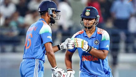 भारतीय युवा बल्लेबाज वैभव सूर्यवंशी.अंडर-19 यूथ वनडे में कारनामा करने वाली पहली टीम.यूएई को 234 रन से धोया