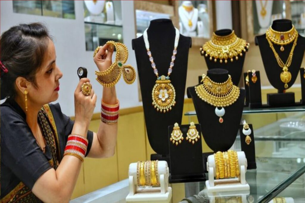 Gold Rate,सोना.चाँदी,आज का भाव 2025 10 ग्राम सोना ₹1.38 लाख पर पहुंचा,चाँदी में ₹10,000 की तेजी, जानिए नया रेट